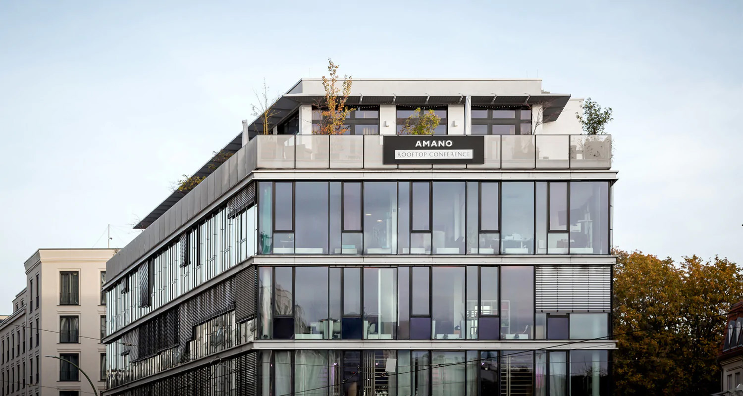 aussen-fassade-berlin-amano-rooftop-conference_